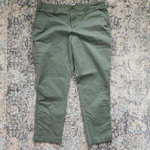 GAP Girlfriend Khaki's Green